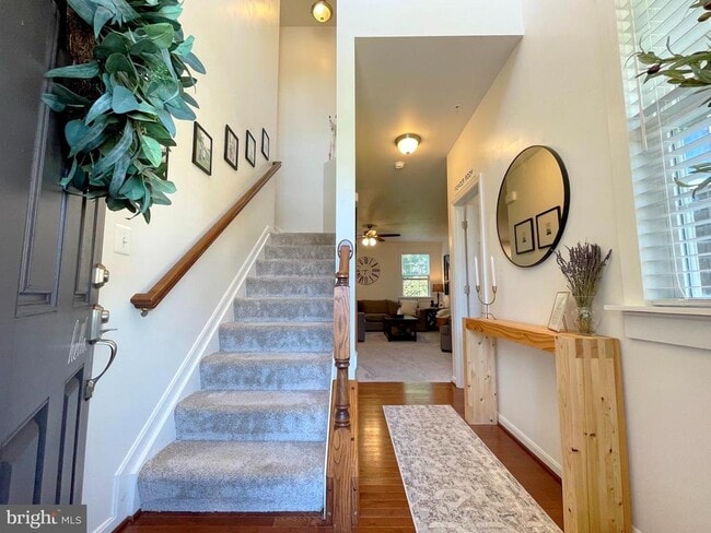 Building Photo - 519 Gate Dancer Ct