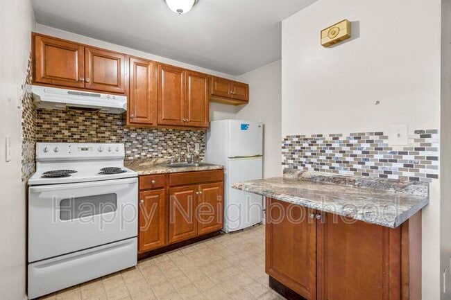 Photo - 451 Divinity St