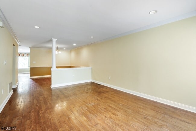 Photo - 8 Hopkinson Ct
