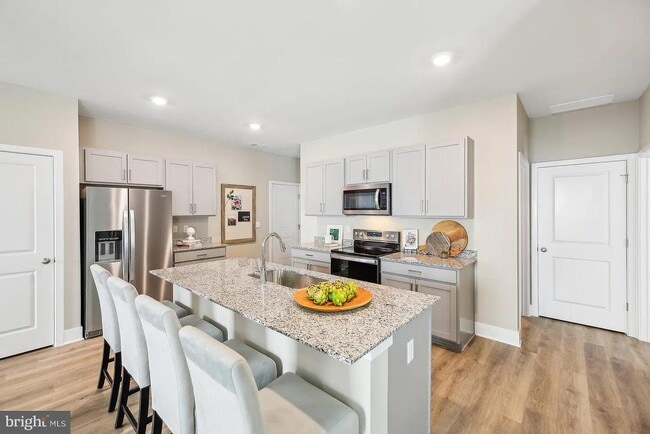 Photo - 111 Charing Cross Dr