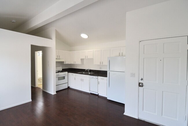 5744 Colfax Ave Unit 07