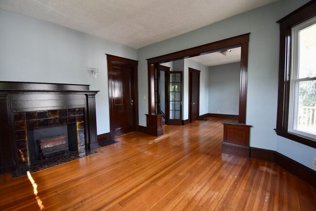 Photo - 16 Cherry St