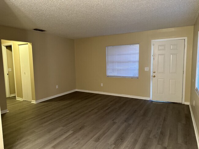 Photo - 3009 Ernest Dr