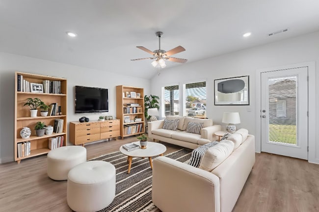 Photo - 4651 W Aurora St