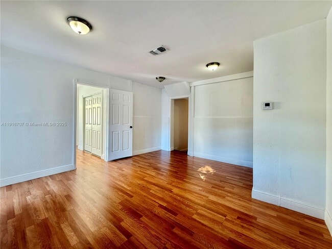 Photo - 2727 SW 24th St Unit 2