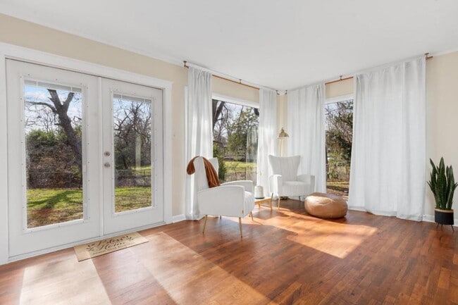 Photo - 419 King Cir