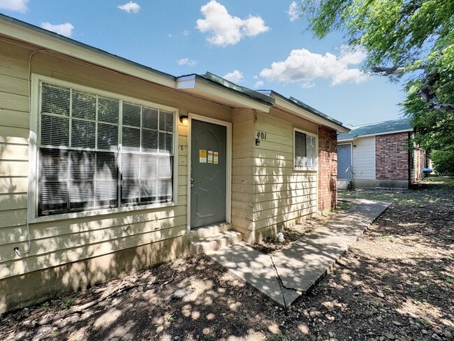 Building Photo - Sunshine Estates Completely Renovated Apar... Unit 401 Rental