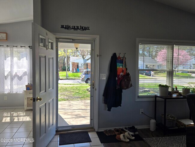 Photo - 51 Nautilus Dr