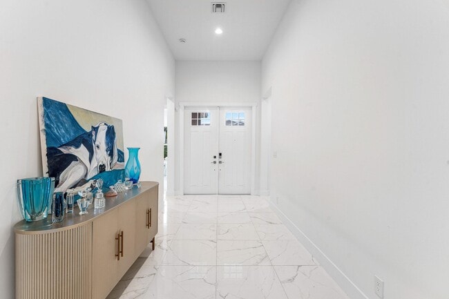 Photo - 9256 Crestview Cir