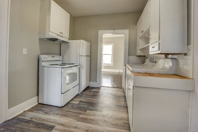 Photo - Freshly Updated 3 Bedroom House