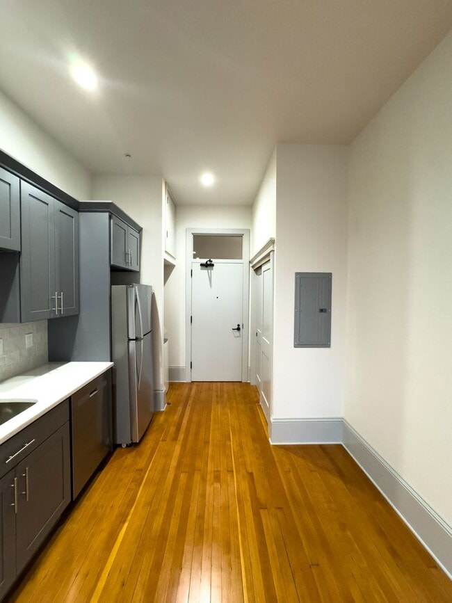 Photo - NEWLY RENOVATED DOWNTOWN SALEM ONE BEDROOM Unit 455-204