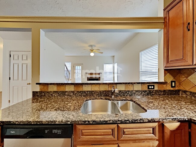 Photo - 2960 Riverbend Dr