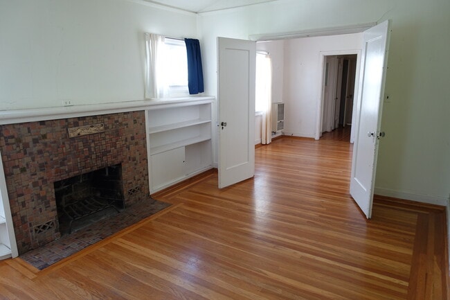 Photo - 2573 Virginia St