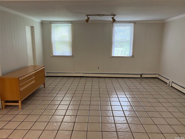 Photo - 2350 Cedar Swamp Rd