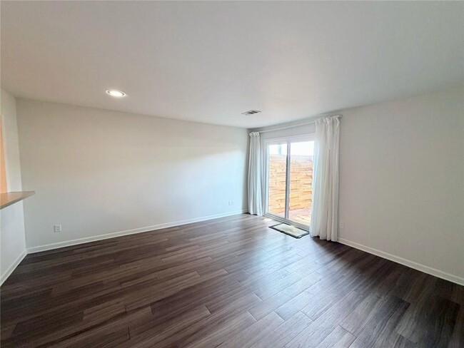 3730 Old Flowery Branch Rd Unit I1