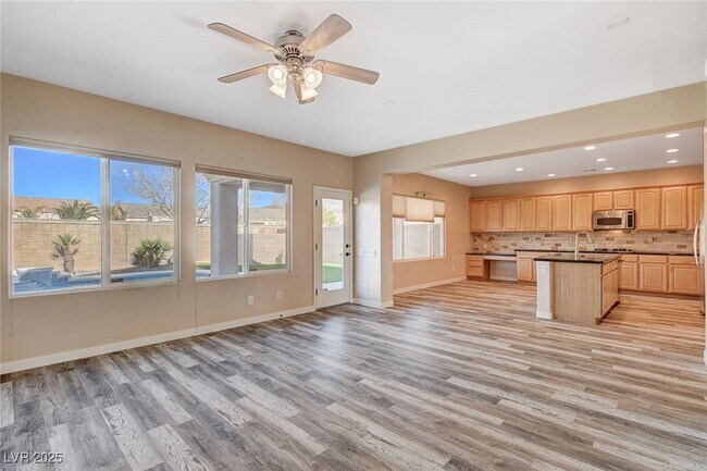 Photo - 2536 Sturrock Dr