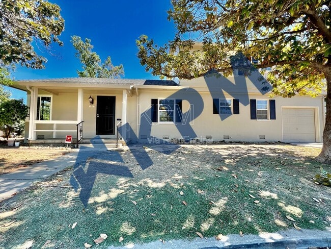 Photo - 401 W Mariposa Ave