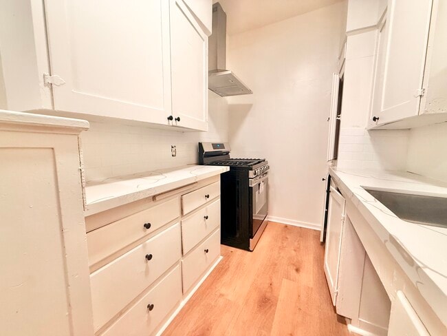 Building Photo - 4151 3rd Ave