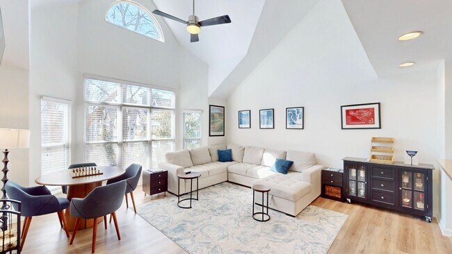 Photo - 521 N Graham St Unit 3E