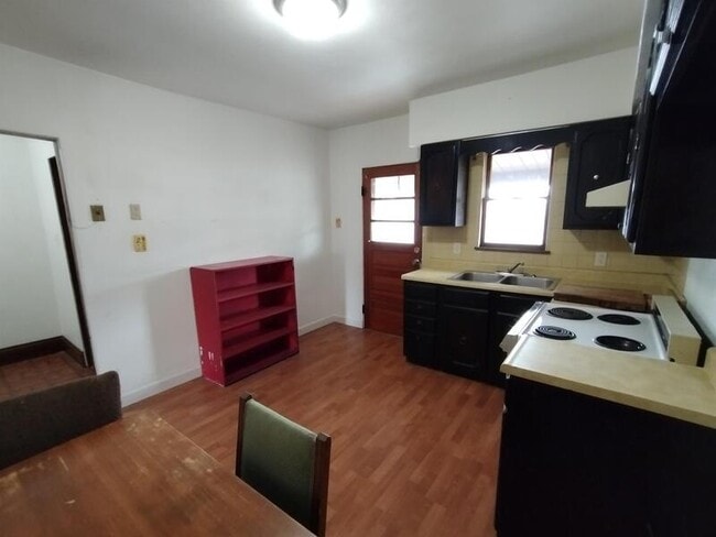 Photo - 1527 Plum St