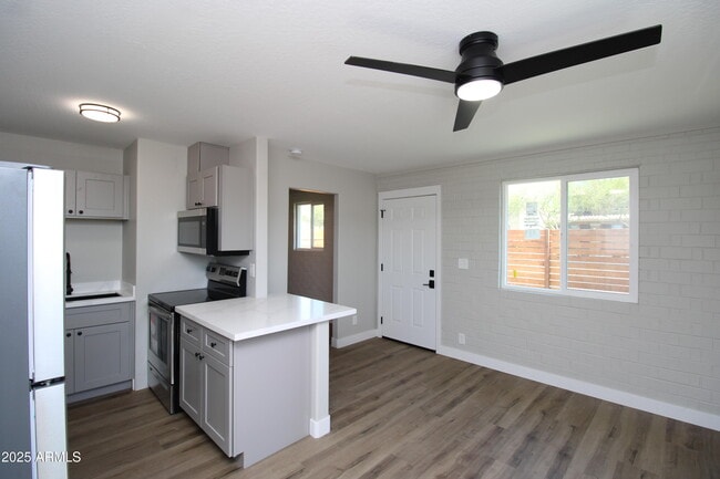 Photo - 802 S 11th Ave Unit 4