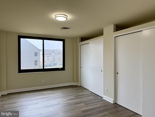 Photo - Spacious & Updated One Bedroom W/All Energy Utilties Included, Parking, Laundry on Site, & Much M...