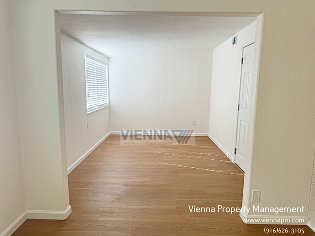 Photo - 1133 Amberwood Rd