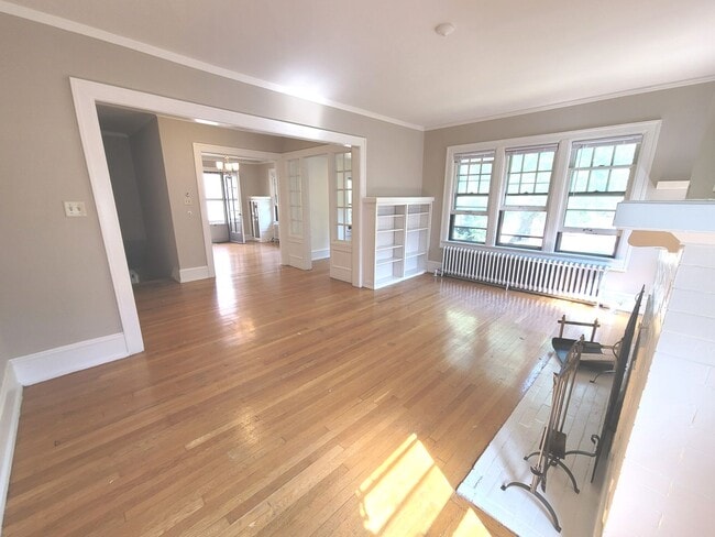 Photo - 2541 N Lake Dr Unit Upper