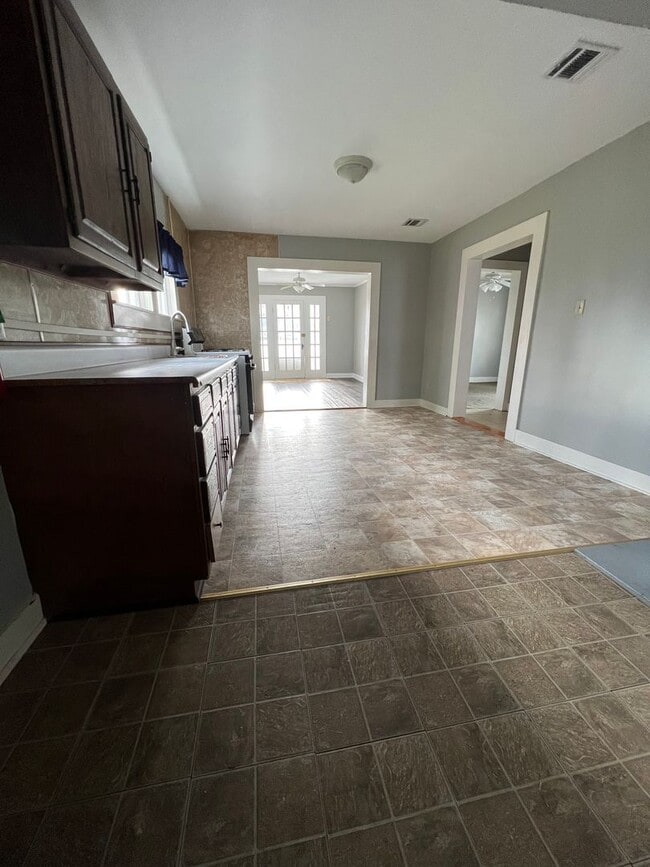 Photo - Spacious 3BR/1BA Home in Houma – $1,050/Mo...