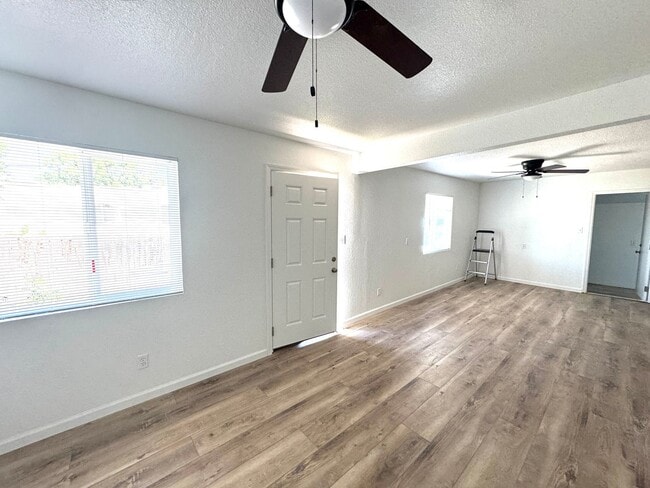 Photo - Interior Newly Remodeled - 1 bedroom 1 bath For Rent in Dos Palos