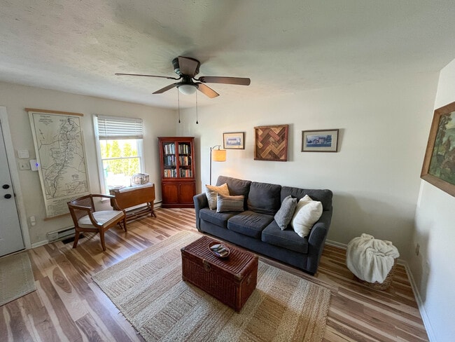 Photo - 440 Pleasant View Dr