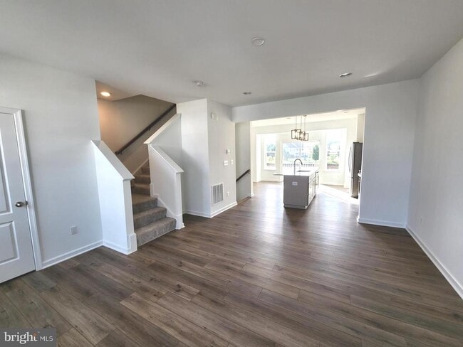 Photo - 229 Hillsdale Pl