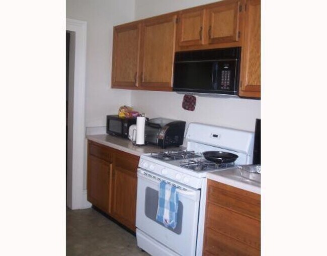 Photo - STRAIGHT 2216-2218 Broadway St. Unidad 2