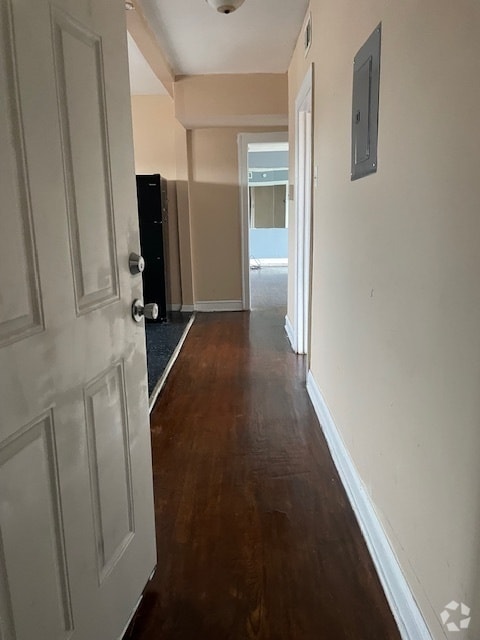 Building Photo - 1820 W 78th St Rental