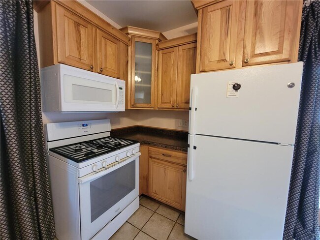 Photo - 966 Allen Ave