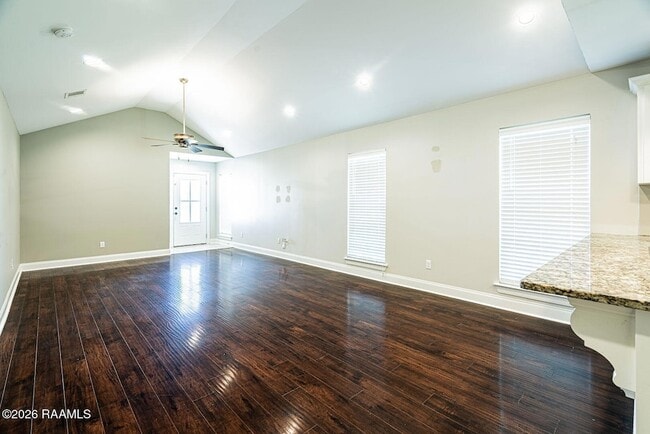 319 Harvest Ln
