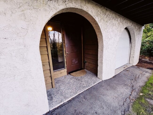 Photo - 3 Bed 2.5 Bath in the Heart of Bellevue