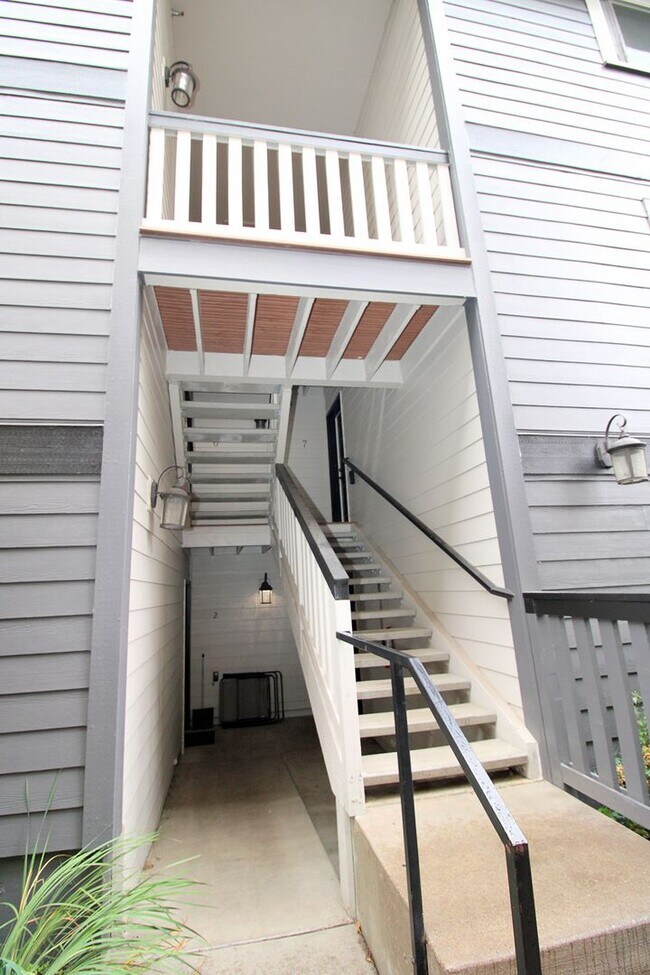2424 N Vancouver Ave Unidad 07