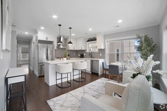 Building Photo - 593 Gallivan Blvd Unit 2 Rental