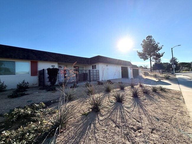 Photo - 55+ community-Move-in Ready 2 Bedroom 2 Bath Sun City Home!