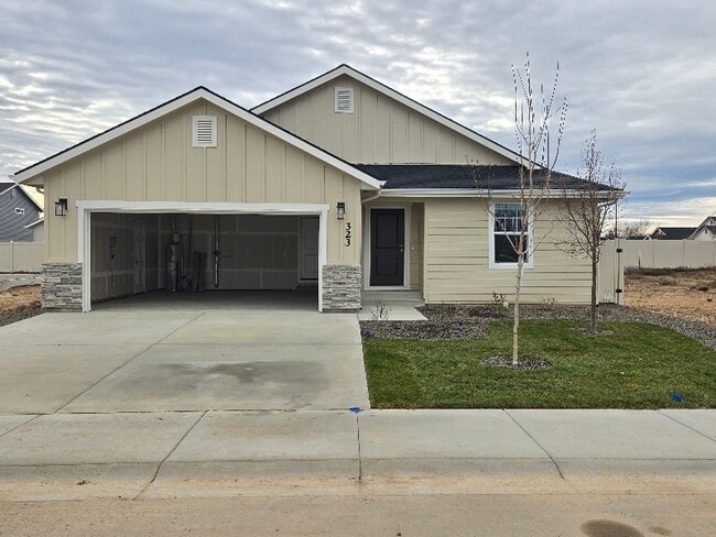 Building Photo - 323 Omphale St W