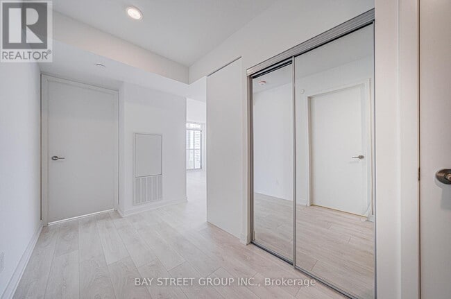 Photo - 501 Yonge St Unit 1505