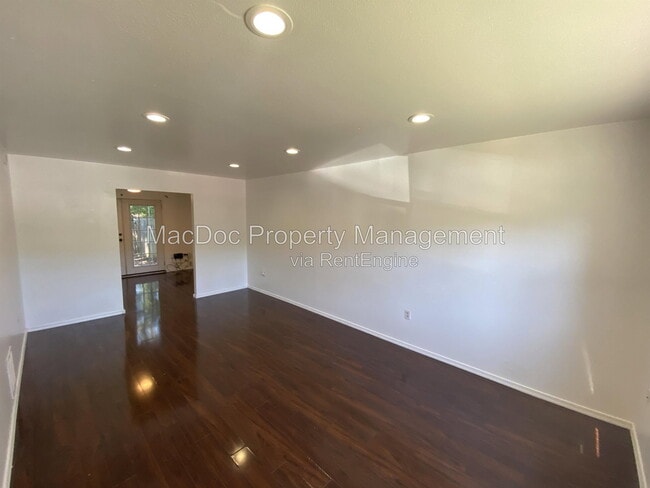 810 Sledgehammer Dr