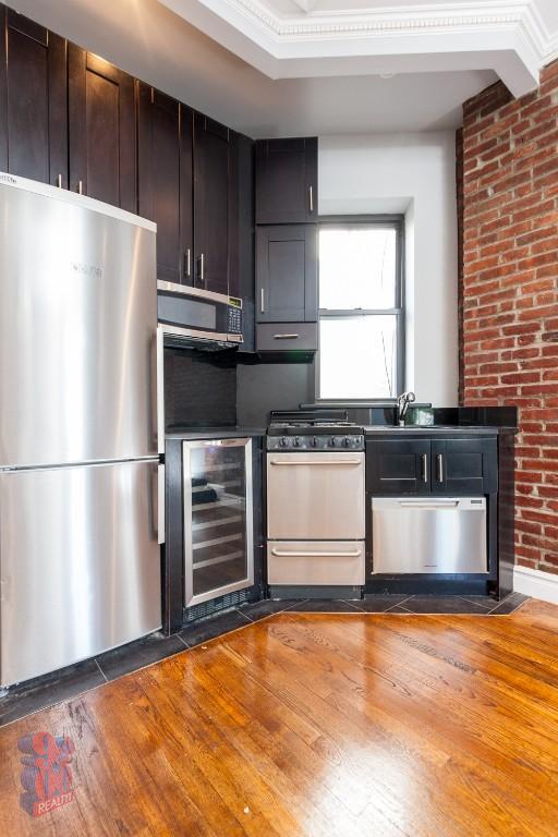 Building Photo - 252 Mott St Rental