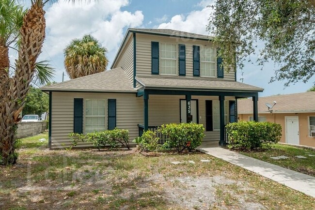 Photo - 720 4th St House