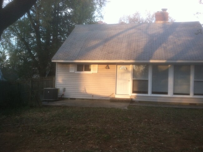Photo - 517 Calvin Ln