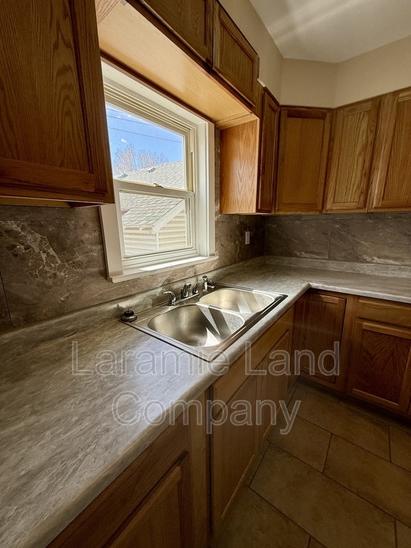 Photo - 658 N 10th St