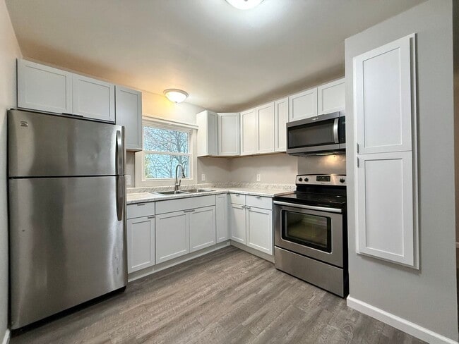 Building Photo - Pennoyer 1703/1705 Unit 1703