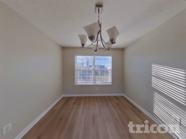 Photo - 3011 Deer Trail Dr