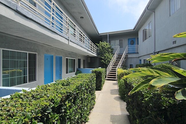 Photo - 3920 Redondo Beach Blvd Unidad 26